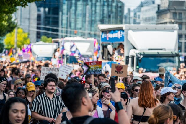 Mehr als 20.000 Menschen beteiligen sich am Demonstrationszug des Christopher Street Day (CSD) 2026 durch die Leipziger Innenstadt. Mit der Veranstaltung setzen die Teilnehmenden ein Zeichen für Vielfalt, Gleichberechtigung sowie die Rechte von LGBTQIA+-Menschen. Leipzig, Sachsen, Deutschland, CSD Leipzig 2026 *** More than 20,000 people are taking part in the Christopher Street Day (CSD) 2026 parade through downtown Leipzig. Through this event, participants are standing up for diversity, equality, and the rights of LGBTQIA people. Leipzig, Saxony, Germany, CSD Leipzig 2026