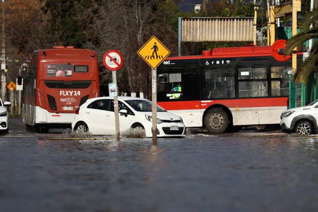 Santiago, July 18, 2026 Flooding next to the Plaza Oeste mall in the Cerrillos district Dragomir Yankovic Aton Chile, Santiago, Chile Aton 1173496  Copyright: DRAGOMIRxYANKOVIC ATONxCHILE