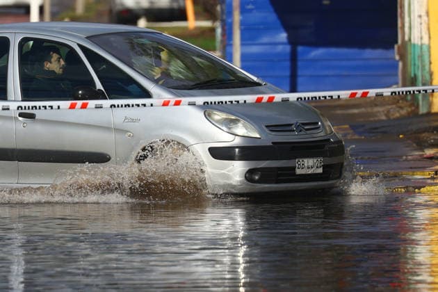 Santiago, July 18, 2026 Flooding next to the Plaza Oeste mall in the municipality of Cerrillos Dragomir Yankovic Aton Chile, Santiago, Chile Aton 1173510  Copyright: DRAGOMIRxYANKOVIC ATONxCHILE