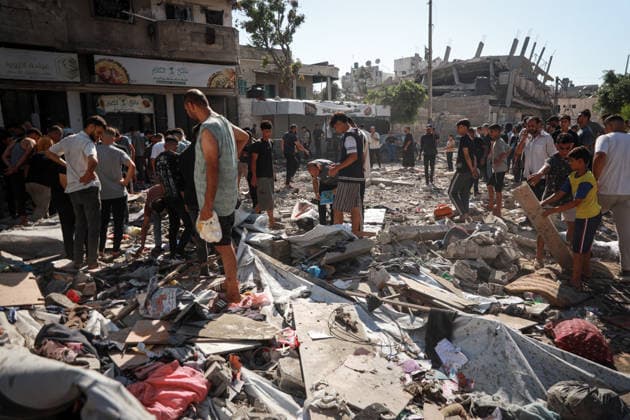 5 Palestinians, including child, killed in Israeli strike on Gaza home GAZA CITY, GAZA, PALESTINE - JULY 18: Palestinians observe the destruction after Israeli airstrike on a house killing 5 civilians, including one child, with many others wounded in Gaza Strip, Palestine on July 18, 2026. Abdalhkem Abu Riash Anadolu Gaza City Gaza. Editorial use only. Please get in touch for any other usage.  Copyright: x2026xAnadoluxAbdalhkemxAbuxRiashx