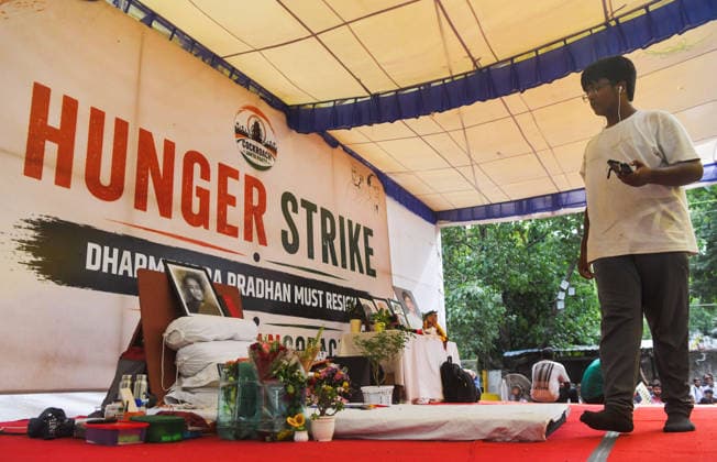 A view of the vacant protest stage at Jantar Mantar after environmentalist Sonam Wangchuk, who was on an indefinite hunger strike for the last 20 days, was taken to Safdarjung Hospital New Delhi, Jul 18 (ANI): A view of the vacant protest stage at Jantar Mantar after environmentalist Sonam Wangchuk, who was on an indefinite hunger strike for the last 20 days, was taken to Safdarjung Hospital, in New Delhi on Saturday. NEW DELHI Delhi India Copyright: xANIx ANI_20260718379