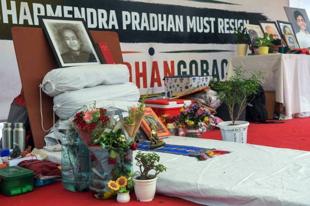 News Bilder des Tages A view of the vacant protest stage at Jantar Mantar after environmentalist Sonam Wangchuk, who was on an indefinite hunger strike for the last 20 days, was taken to Safdarjung Hospital New Delhi, Jul 18 (ANI): A view of the vacant protest stage at Jantar Mantar after environmentalist Sonam Wangchuk, who was on an indefinite hunger strike for the last 20 days, was taken to Safdarjung Hospital, in New Delhi on Saturday. NEW DELHI Delhi India Copyright: xANIx ANI_20260718381