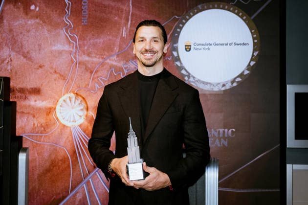 News Bilder des Tages July 18, 2026, New York, Ny, United States: Zlatan Ibrahimovic, Swedish soccer legend lights the Empire State Building. In partnership with the Consulate General of Sweden in New York to celebrate Ã¢â‚¬oeZlatan Takes Over New YorkÃ¢â‚¬Â? ahead of the 2026 FIFA World Cup Final. Held at Empire State Building in New York. Dinara Khairova Zuma Press July 18, 2026. New York United States  - ZUMAp281 20260718_zea_p281_019 Copyright: xPhotoxImagexPressx