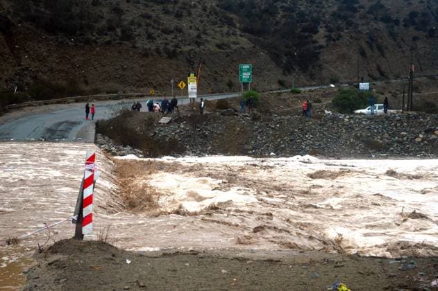 Coquimbo, July 18, 2026 Due to heavy rainfall affecting the area, most of the streams have burst their banks, as is the case with the Islon Stream, which cut off the road, leaving towns in the Alejandro Pizarro sector isolated. Aton, Chile, CHILE Aton 1173591  Copyright: AlejandroxPizarro AtonxChile