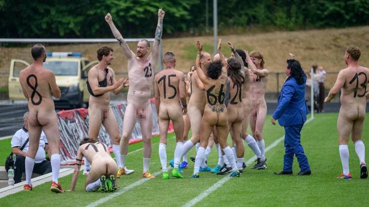 Essen: Pottorignale vs. Nacktionalmannschaft ** NUR FÜR REDAKTIONELLE ZWECKE ** EDITORIAL USE ONLY **<p>Beim Spiel Pottorignale gegen die Nacktionalmannschaft am am Samstag, den 18. Juli 2026, im Stadion am Uhlenkrug in Essen-Stadtwaldt. Deutschland NRW Essen Copyright: UwexErnst *** Essen Pottorignale vs. Nacktionalmannschaft ** FOR EDITORIAL USE ONLY ** EDITORIAL USE ONLY ** p At the game between the Pottorignale and the Nacktionalmannschaft on Saturday, July 18, 2026, at the Uhlenkrug Stadium in Essen Stadtwaldt, Germany, North Rhine-Westphalia, Essen. Copyright UwexErnst Copyright: UwexErnst doc86rw4xo5usk1lyrkzrlq ,EDITORIAL USE ONLY