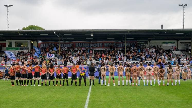 Essen: Pottorignale vs. Nacktionalmannschaft ** NUR FÜR REDAKTIONELLE ZWECKE ** EDITORIAL USE ONLY **<p>Beim Spiel Pottorignale gegen die Nacktionalmannschaft am am Samstag, den 18. Juli 2026, im Stadion am Uhlenkrug in Essen-Stadtwaldt. Deutschland NRW Essen Copyright: UwexErnst *** Essen Pottorignale vs. Nacktionalmannschaft ** FOR EDITORIAL USE ONLY ** EDITORIAL USE ONLY ** p At the game between the Pottorignale and the Nacktionalmannschaft on Saturday, July 18, 2026, at the Uhlenkrug Stadium in Essen Stadtwaldt, Germany, North Rhine-Westphalia, Essen. Copyright UwexErnst Copyright: UwexErnst doc86rw4t9kc3thfpg21pv ,EDITORIAL USE ONLY