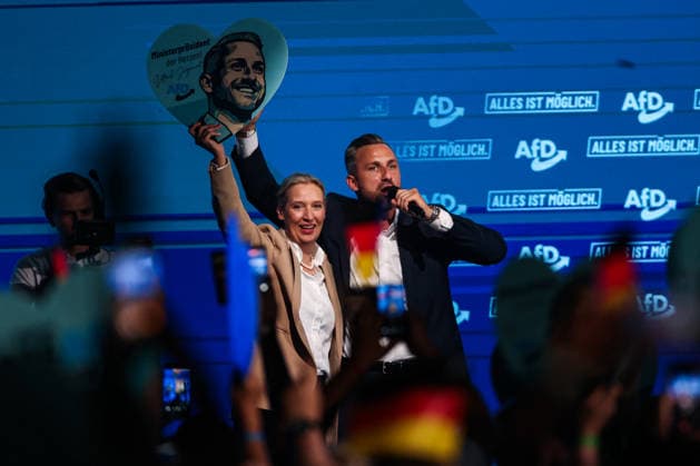 Alice Elisabeth Weidel (AfD) und Ulrich Siegmund (AfD, Sachsen-Anhalt) - Wahlkampfauftaktveranstaltung der AfD Sachsen-Anhalt in der Messe Magdeburg am Sonnabend, den 18. Juli 2026 in Magdeburg. *** Alice Elisabeth Weidel (AfD) and Ulrich Siegmund (AfD), Saxony-Anhalt: Kickoff event for the AfD Saxony-Anhalt election campaign at the Magdeburg Exhibition Center on Saturday, July 18, 2026, in Magdeburg