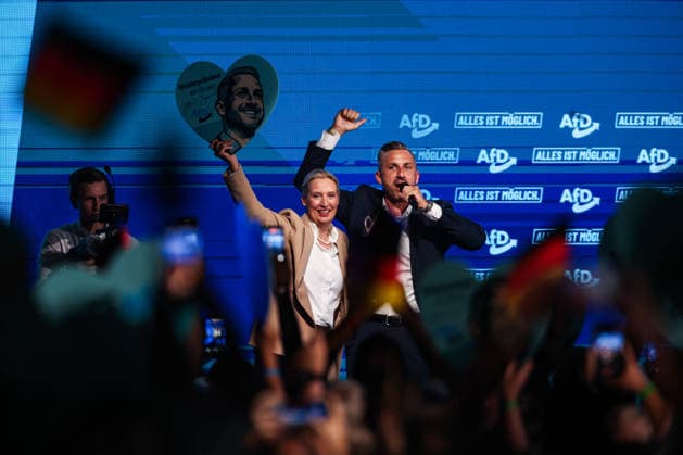 Alice Elisabeth Weidel (AfD) und Ulrich Siegmund (AfD, Sachsen-Anhalt) - Wahlkampfauftaktveranstaltung der AfD Sachsen-Anhalt in der Messe Magdeburg am Sonnabend, den 18. Juli 2026 in Magdeburg. *** Alice Elisabeth Weidel (AfD) and Ulrich Siegmund (AfD), Saxony-Anhalt: Kickoff event for the AfD Saxony-Anhalt election campaign at the Magdeburg Exhibition Center on Saturday, July 18, 2026, in Magdeburg