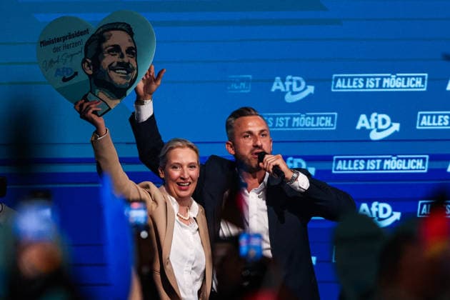 Alice Elisabeth Weidel (AfD) und Ulrich Siegmund (AfD, Sachsen-Anhalt) - Wahlkampfauftaktveranstaltung der AfD Sachsen-Anhalt in der Messe Magdeburg am Sonnabend, den 18. Juli 2026 in Magdeburg. *** Alice Elisabeth Weidel (AfD) and Ulrich Siegmund (AfD), Saxony-Anhalt: Kickoff event for the AfD Saxony-Anhalt election campaign at the Magdeburg Exhibition Center on Saturday, July 18, 2026, in Magdeburg