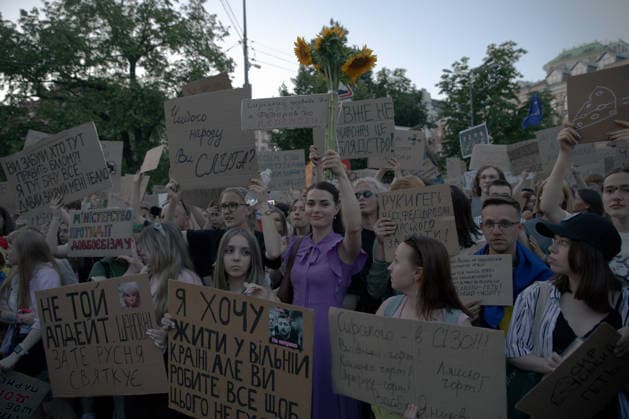 Protesters gather in Kyiv for a third consecutive day to denounce the dismissal of Ukrainian Defence Minister Fedorov. - 18 07 2026 - Ukraine Kyiv Oblast Kyiv () -  LouisxLemaire-Sicrex xLexPictorium LePictorium_0339210