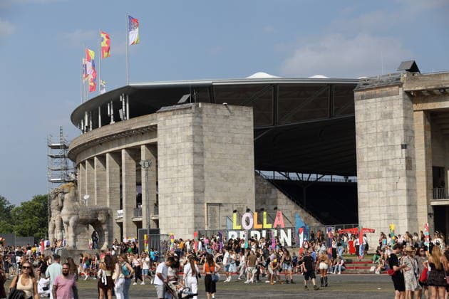 Besucherinnen und Besucher beim Lollapalooza Festival im Olympiapark in Berlin, 18. Juli 2026. Lollapalooza Berlin 2026 *** Visitors at the Lollapalooza Festival in Berlin s Olympic Park, July 18, 2026 Lollapalooza Berlin 2026