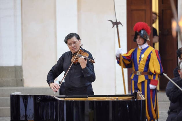 ITALY - POPE LEO XIV ATTENDS A CONCERT IN THE APOSTOLIC PALACE AT THE SUMMER PAPAL RESIDENCE IN CASTEL GANDOLFO - 2026 7 18 Italy, Castel Gandolfo, Vatican, 2026 7 18.Pope Leo XIV attend a concert in the Apostolic Palace at the summer papal residence in Castel Gandolfo EDITORIAL USE ONLY - NO BOOKS Copyright: xGgalazkax