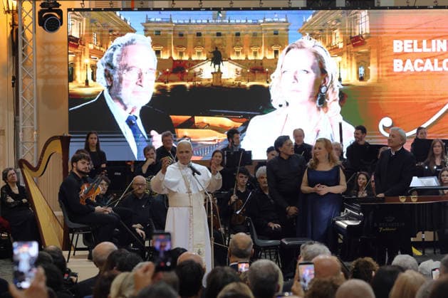 ITALY - POPE LEO XIV ATTENDS A CONCERT IN THE APOSTOLIC PALACE AT THE SUMMER PAPAL RESIDENCE IN CASTEL GANDOLFO - 2026 7 18 Italy, Castel Gandolfo, Vatican, 2026 7 18.Pope Leo XIV attend a concert in the Apostolic Palace at the summer papal residence in Castel Gandolfo EDITORIAL USE ONLY - NO BOOKS Copyright: xGgalazkax