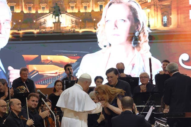 ITALY - POPE LEO XIV ATTENDS A CONCERT IN THE APOSTOLIC PALACE AT THE SUMMER PAPAL RESIDENCE IN CASTEL GANDOLFO - 2026 7 18 Italy, Castel Gandolfo, Vatican, 2026 7 18.Pope Leo XIV attend a concert in the Apostolic Palace at the summer papal residence in Castel Gandolfo EDITORIAL USE ONLY - NO BOOKS Copyright: xGgalazkax