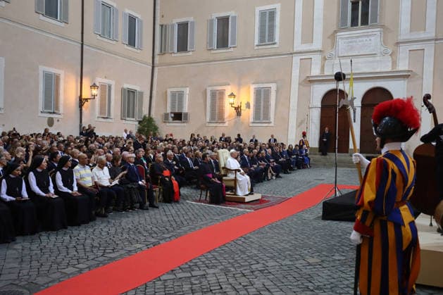 ITALY - POPE LEO XIV ATTENDS A CONCERT IN THE APOSTOLIC PALACE AT THE SUMMER PAPAL RESIDENCE IN CASTEL GANDOLFO - 2026 7 18 Italy, Castel Gandolfo, Vatican, 2026 7 18.Pope Leo XIV attend a concert in the Apostolic Palace at the summer papal residence in Castel Gandolfo EDITORIAL USE ONLY - NO BOOKS Copyright: xGgalazkax