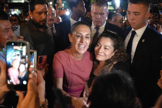 Mexican President Claudia Sheinbaum arrives in New York ahead of the 2026 FIFA World Cup final between Spain and Argentina in the United States, 19 July 2026. Sheinbaum arrives in New York for the 2026 World Cup final between Spain and Argentina !ACHTUNG: NUR REDAKTIONELLE NUTZUNG!  Copyright: xOctavioxGuzmánx AME879 20260719-55020934031_1