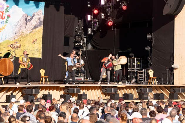 18.07.2026, Locarno, Piazza Grande, Moon and Stars, Heimatliebi Locarno Piazza Grande Ticino Switzerland *** July 18, 2026, Locarno, Piazza Grande, Moon and Stars, Heimatliebi Locarno Piazza Grande Ticino Switzerland Copyright: xJustPictures.ch AlexanderxRaemyx jp-de-AlRa-DSC09212