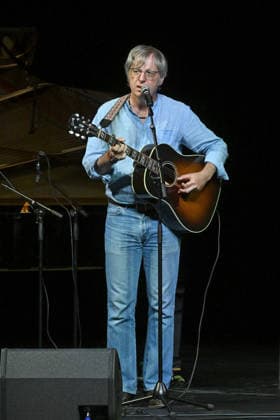Liedabend Lied.Fest II , mit Sigrid Horn und Ernst Molden, im Rahmen der Salzkammergut Festwochen Gmunden, im Stadttheater Gmunden, fotografiert am 18.07.26. Das Bild zeigt den Musiker Robert Rotifer 2026 - Liedabend Lied.Fest II , mit Sigrid Horn und Ernst Molden, im Rahmen der Salzkammergut Festwochen Gmunden, im Stadttheater Gmunden, am 18.07.26 *** Song Recital Lied Fest II, featuring Sigrid Horn and Ernst Molden, as part of the Salzkammergut Festival in Gmunden, at the Gmunden City Theater, photographed on July 18, 2026. The photo shows musician Robert Rotifer at the 2026 Liedabend Lied Fest II, featuring Sigrid Horn and Ernst Molden, as part of the Salzkammergut Festival in Gmunden, at the Gmunden City Theater, on July 18, 2026