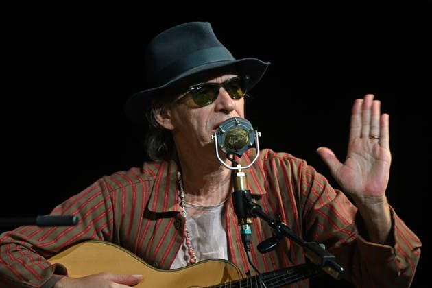 Liedabend Lied.Fest II , mit Sigrid Horn und Ernst Molden, im Rahmen der Salzkammergut Festwochen Gmunden, im Stadttheater Gmunden, fotografiert am 18.07.26. Das Bild zeigt den Musiker Ernst Molden 2026 - Liedabend Lied.Fest II , mit Sigrid Horn und Ernst Molden, im Rahmen der Salzkammergut Festwochen Gmunden, im Stadttheater Gmunden, am 18.07.26 *** Song Recital Lied Fest II, featuring Sigrid Horn and Ernst Molden, as part of the Salzkammergut Festival in Gmunden, at the Gmunden City Theater, photographed on July 18, 2026. The photo shows the musician Ernst Molden. Liedabend Lied Fest II, featuring Sigrid Horn and Ernst Molden, as part of the Salzkammergut Festival Weeks in Gmunden, at the Gmunden City Theater, on July 18, 2026