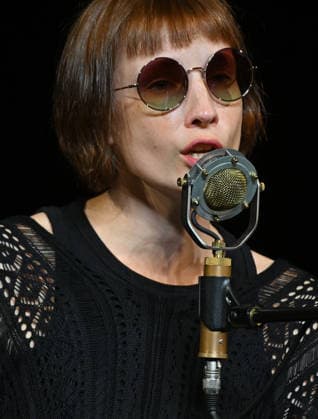 Liedabend Lied.Fest II , mit Sigrid Horn und Ernst Molden, im Rahmen der Salzkammergut Festwochen Gmunden, im Stadttheater Gmunden, fotografiert am 18.07.26. Das Bild zeigt die Musikerin und Liedermacherin Sigrid Horn 2026 - Liedabend Lied.Fest II , mit Sigrid Horn und Ernst Molden, im Rahmen der Salzkammergut Festwochen Gmunden, im Stadttheater Gmunden, am 18.07.26 *** Song Recital Lied Fest II, featuring Sigrid Horn and Ernst Molden, as part of the Salzkammergut Festival in Gmunden, at the Gmunden City Theater, photographed on July 18, 2026. The photo shows musician and songwriter Sigrid Horn in 2026. Song Recital Lied Fest II, featuring Sigrid Horn and Ernst Molden, as part of the Salzkammergut Festival Weeks in Gmunden, at the Gmu