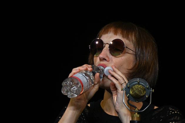 Liedabend Lied.Fest II , mit Sigrid Horn und Ernst Molden, im Rahmen der Salzkammergut Festwochen Gmunden, im Stadttheater Gmunden, fotografiert am 18.07.26. Das Bild zeigt die Musikerin und Liedermacherin Sigrid Horn 2026 - Liedabend Lied.Fest II , mit Sigrid Horn und Ernst Molden, im Rahmen der Salzkammergut Festwochen Gmunden, im Stadttheater Gmunden, am 18.07.26 *** Song Recital Lied Fest II, featuring Sigrid Horn and Ernst Molden, as part of the Salzkammergut Festival in Gmunden, at the Gmunden City Theater, photographed on July 18, 2026. The photo shows musician and songwriter Sigrid Horn in 2026. Song Recital Lied Fest II, featuring Sigrid Horn and Ernst Molden, as part of the Salzkammergut Festival Weeks in Gmunden, at the Gmu