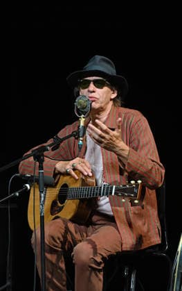 Liedabend Lied.Fest II , mit Sigrid Horn und Ernst Molden, im Rahmen der Salzkammergut Festwochen Gmunden, im Stadttheater Gmunden, fotografiert am 18.07.26. Das Bild zeigt den Musiker Ernst Molden 2026 - Liedabend Lied.Fest II , mit Sigrid Horn und Ernst Molden, im Rahmen der Salzkammergut Festwochen Gmunden, im Stadttheater Gmunden, am 18.07.26 *** Song Recital Lied Fest II, featuring Sigrid Horn and Ernst Molden, as part of the Salzkammergut Festival in Gmunden, at the Gmunden City Theater, photographed on July 18, 2026. The photo shows the musician Ernst Molden. Liedabend Lied Fest II, featuring Sigrid Horn and Ernst Molden, as part of the Salzkammergut Festival Weeks in Gmunden, at the Gmunden City Theater, on July 18, 2026
