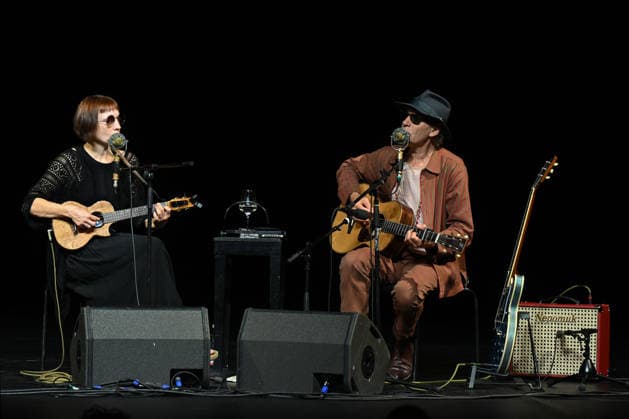 Liedabend Lied.Fest II , mit Sigrid Horn und Ernst Molden, im Rahmen der Salzkammergut Festwochen Gmunden, im Stadttheater Gmunden, fotografiert am 18.07.26. Das Bild zeigt die Musikerin und Liedermacherin Sigrid Horn und den Musiker Ernst Molden 2026 - Liedabend Lied.Fest II , mit Sigrid Horn und Ernst Molden, im Rahmen der Salzkammergut Festwochen Gmunden, im Stadttheater Gmunden, am 18.07.26 *** Song Recital Festival II, featuring Sigrid Horn and Ernst Molden, as part of the Salzkammergut Festival in Gmunden, at the Gmunden City Theater, photographed on July 18, 2026. The photo shows musician and songwriter Sigrid Horn and musician Ernst Molden. 2026 Song Recital Lied Fest II, featuring Sigrid Horn and Ernst Molden, as part of the Sa