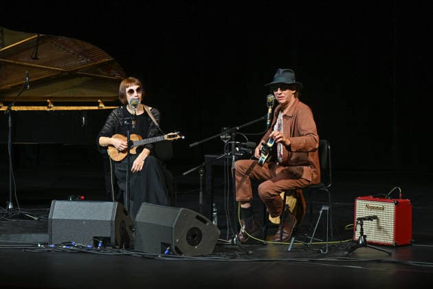 Liedabend Lied.Fest II , mit Sigrid Horn und Ernst Molden, im Rahmen der Salzkammergut Festwochen Gmunden, im Stadttheater Gmunden, fotografiert am 18.07.26. Das Bild zeigt die Musikerin und Liedermacherin Sigrid Horn und den Musiker Ernst Molden 2026 - Liedabend Lied.Fest II , mit Sigrid Horn und Ernst Molden, im Rahmen der Salzkammergut Festwochen Gmunden, im Stadttheater Gmunden, am 18.07.26 *** Song Recital Festival II, featuring Sigrid Horn and Ernst Molden, as part of the Salzkammergut Festival in Gmunden, at the Gmunden City Theater, photographed on July 18, 2026. The photo shows musician and songwriter Sigrid Horn and musician Ernst Molden. 2026 Song Recital Lied Fest II, featuring Sigrid Horn and Ernst Molden, as part of the Sa