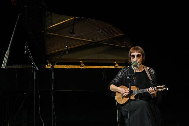 Liedabend Lied.Fest II , mit Sigrid Horn und Ernst Molden, im Rahmen der Salzkammergut Festwochen Gmunden, im Stadttheater Gmunden, fotografiert am 18.07.26. Das Bild zeigt die Musikerin und Liedermacherin Sigrid Horn 2026 - Liedabend Lied.Fest II , mit Sigrid Horn und Ernst Molden, im Rahmen der Salzkammergut Festwochen Gmunden, im Stadttheater Gmunden, am 18.07.26 *** Song Recital Lied Fest II, featuring Sigrid Horn and Ernst Molden, as part of the Salzkammergut Festival in Gmunden, at the Gmunden City Theater, photographed on July 18, 2026. The photo shows musician and songwriter Sigrid Horn in 2026. Song Recital Lied Fest II, featuring Sigrid Horn and Ernst Molden, as part of the Salzkammergut Festival Weeks in Gmunden, at the Gmu