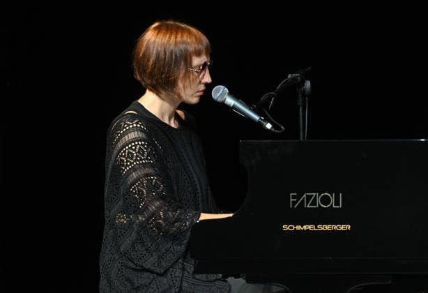 Liedabend Lied.Fest II , mit Sigrid Horn und Ernst Molden, im Rahmen der Salzkammergut Festwochen Gmunden, im Stadttheater Gmunden, fotografiert am 18.07.26. Das Bild zeigt die Musikerin und Liedermacherin Sigrid Horn 2026 - Liedabend Lied.Fest II , mit Sigrid Horn und Ernst Molden, im Rahmen der Salzkammergut Festwochen Gmunden, im Stadttheater Gmunden, am 18.07.26 *** Song Recital Lied Fest II, featuring Sigrid Horn and Ernst Molden, as part of the Salzkammergut Festival in Gmunden, at the Gmunden City Theater, photographed on July 18, 2026. The photo shows musician and songwriter Sigrid Horn in 2026. Song Recital Lied Fest II, featuring Sigrid Horn and Ernst Molden, as part of the Salzkammergut Festival Weeks in Gmunden, at the Gmu