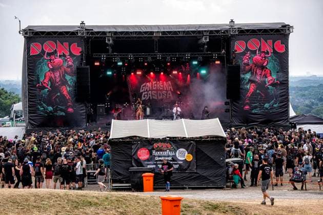 Dong Open Air 2026 Dritter Tag ** NUR FÜR REDAKTIONELLE ZWECKE ** EDITORIAL USE ONLY **<p>Metallfans befinden sich am 18.7.2026 auf der Halde, Norddeutschland in Neukirchen-Vluyn und die Band Gangrena Gasosa steht auf der Bühne. Es wird das diesjährige Musikfestival veranstaltet. Foto : Arnulf Stoffel Funke Foto Services < p> Buntes Deutschland NRW Neukirchen-Vluyn Copyright: ArnulfxStoffel *** Dong Open Air 2026, Day Three ** FOR EDITORIAL PURPOSES ONLY ** EDITORIAL USE ONLY ** p Metal fans gather on the slag heap on July 18, 2026, in Neukirchen-Vluyn, northern Germany, and the band Gangrena Gasosa is on stage. This year’s music festival is taking place. Photo: Arnulf Stoffel, Funke Foto Services p Colorful Germany, North Rhine-Westph Copyright: ArnulfxStoffel doc86s4bschbxctprmo1f3b ,EDITORIAL USE ONLY