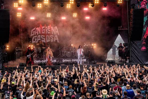 Dong Open Air 2026 Dritter Tag ** NUR FÜR REDAKTIONELLE ZWECKE ** EDITORIAL USE ONLY **<p>Metallfans befinden sich am 18.7.2026 auf der Halde, Norddeutschland in Neukirchen-Vluyn und die Band Gangrena Gasosa steht auf der Bühne. Es wird das diesjährige Musikfestival veranstaltet. Foto : Arnulf Stoffel Funke Foto Services < p> Buntes Deutschland NRW Neukirchen-Vluyn Copyright: ArnulfxStoffel *** Dong Open Air 2026, Day Three ** FOR EDITORIAL PURPOSES ONLY ** EDITORIAL USE ONLY ** p Metal fans gather on the slag heap on July 18, 2026, in Neukirchen-Vluyn, northern Germany, and the band Gangrena Gasosa is on stage. This year’s music festival is taking place. Photo: Arnulf Stoffel, Funke Foto Services p Colorful Germany, North Rhine-Westph Copyright: ArnulfxStoffel doc86s4bvme7dhg4tylriq ,EDITORIAL USE ONLY