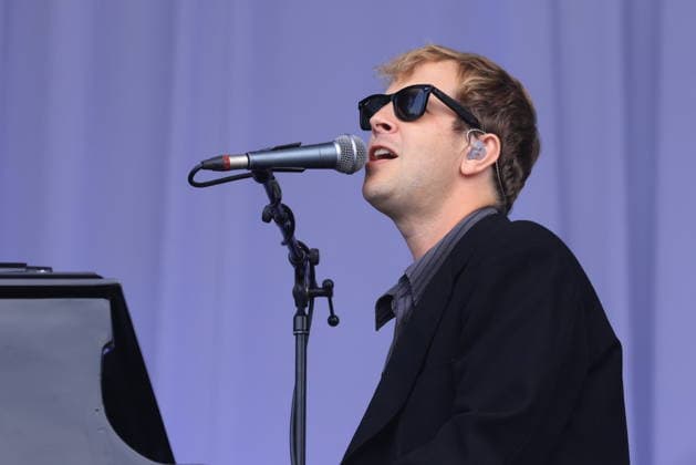 18.07.2026, Tom Odell, Sänger, im Konzert live auf dem Lollapalooza 2026, Olympiastadion, Berlin, Berlin *** July 18, 2026, Tom Odell, singer, performing live at Lollapalooza 2026, Olympic Stadium, Berlin, Berlin