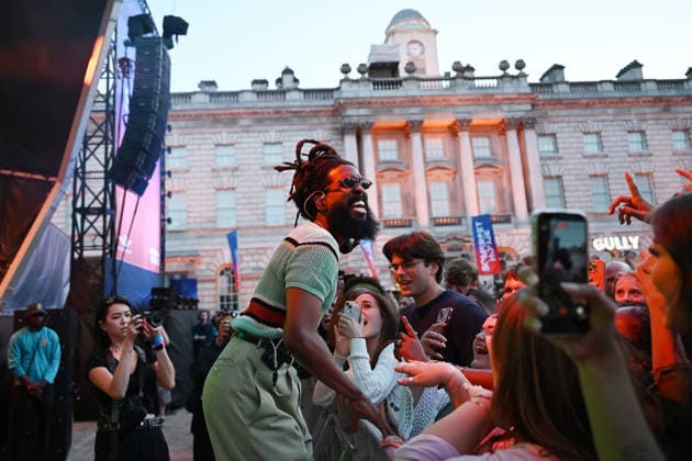 Thee Sacred Souls performing at Somerset House in London LONDON, ENGLAND - JULY 18: Josh Lane of ˜Thee Sacred Souls™™ performing at Somerset House during Somerset House Series on July 18, 2026 in London, England. CAP MAR MAR Great Britain UK Copyright: xMartinxHarris CapitalxPicturesx
