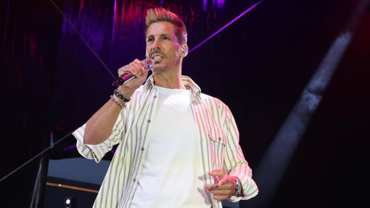 Schlager beim Stadtfest auf dem König-Heinrich-Platz in Duisburg ** NUR FÜR REDAKTIONELLE ZWECKE ** EDITORIAL USE ONLY **<p>Norman Langen beim Schlager auf Stadtfest am Samstag den 18.Juli 2026 auf dem König-Heinrich-Platz in Duisburg Foto : Frank Oppitz FUNKE Foto Services< p> Bun Deutschland NRW Duisburg Copyright: FrankxOppitz *** Schlager performance at the city festival on König Heinrich Platz in Duisburg ** FOR EDITORIAL USE ONLY ** EDITORIAL USE ONLY ** p Norman Langen at the Schlager concert during the city festival on Saturday, July 18, 2026, at König Heinrich Platz in Duisburg. Photo by Frank Oppitz, FUNKE Photo Services p Bun Germany NRW Duisburg. Copyright FrankxOppitz Copyright: FrankxOppitz doc86s603l9l8m1a59rp1dss ,EDITORIAL USE ONLY