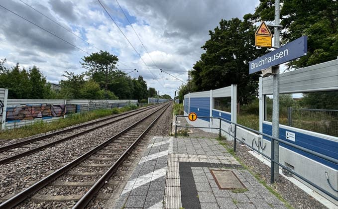 19.07.2026, xsvx, News, Bahnhof Ettlingen-Bruchhausen wo der Angriff auf einen Bahn-Mitarbeiter geschehen ist. Ettlingen-Bruchhausen *** July 19, 2026, xsvx, News, Ettlingen-Bruchhausen Train Station, where the attack on a railway employee took place Ettlingen-Bruchhausen
