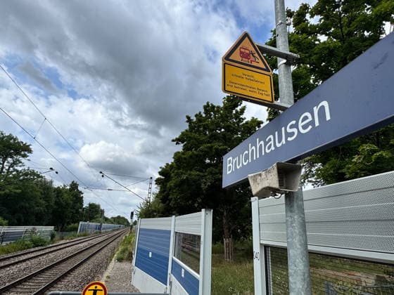 19.07.2026, xsvx, News, Bahnhof Ettlingen-Bruchhausen wo der Angriff auf einen Bahn-Mitarbeiter geschehen ist. Ettlingen-Bruchhausen *** July 19, 2026, xsvx, News, Ettlingen-Bruchhausen Train Station, where the attack on a railway employee took place Ettlingen-Bruchhausen