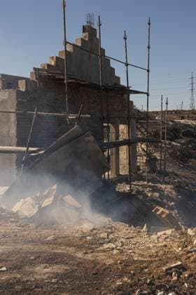 Major wildfire destroys homes near Havat Gilad in the West Bank HAVAT GILAD, WEST BANK JULY 19, 2026: Firefighters battle a wildfire near Havat Gilad in the occupied West Bank after a blaze rapidly spread through dry vegetation, destroying about 30 structures, including homes and businesses. Israeli authorities said they were investigating the incident as a suspected nationalist-motivated arson attack after a person allegedly threw a burning object from a moving vehicle. Two emergency responders were injured. West Bank, Havat Gilad PS Copyright: x xHilelxbenxorx xJNAxPressx