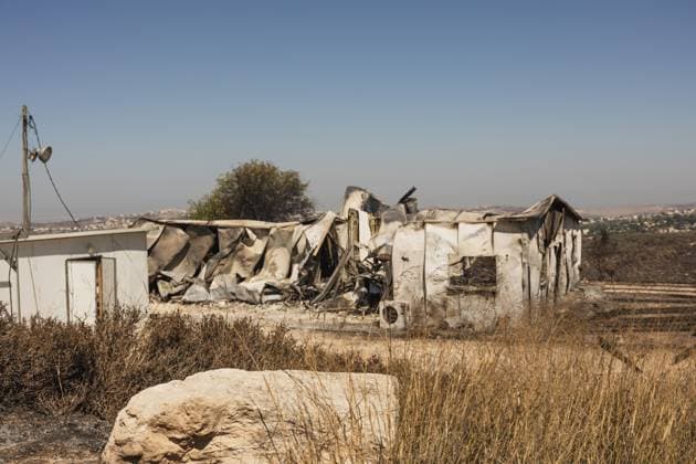 Major wildfire destroys homes near Havat Gilad in the West Bank HAVAT GILAD, WEST BANK JULY 19, 2026: Firefighters battle a wildfire near Havat Gilad in the occupied West Bank after a blaze rapidly spread through dry vegetation, destroying about 30 structures, including homes and businesses. Israeli authorities said they were investigating the incident as a suspected nationalist-motivated arson attack after a person allegedly threw a burning object from a moving vehicle. Two emergency responders were injured. West Bank, Havat Gilad PS Copyright: x xHilelxbenxorx xJNAxPressx