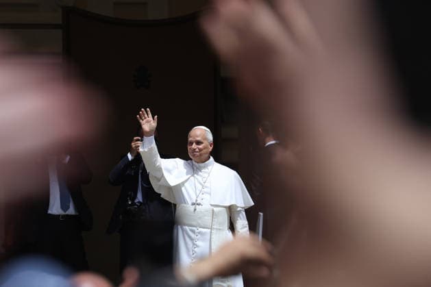 IPA86804909 - CASTEL GANDOLFO (RM) - Italy, July 19, 2026: Pope Leo XIV leads the Angelus prayer from the papal residence overlooking Piazza della LibertÃ in Castel Gandolfo, addressing the faithful and pilgrims who have come from various locations to participate in the traditional Sunday event. At the conclusion of the prayer, the Pontiff greets those present and imparts the apostolic blessing.  Copyright: xmarcoxiacobuccix xmarcoxiacobuccix 86804909
