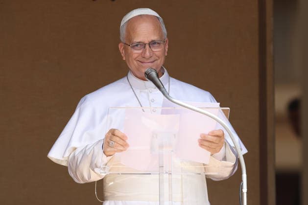 IPA86804957 - CASTEL GANDOLFO (RM) - Italy, July 19, 2026: Pope Leo XIV leads the Angelus prayer from the papal residence overlooking Piazza della LibertÃ in Castel Gandolfo, addressing the faithful and pilgrims who have come from various locations to participate in the traditional Sunday event. At the conclusion of the prayer, the Pontiff greets those present and imparts the apostolic blessing.  Copyright: xmarcoxiacobuccix xmarcoxiacobuccix 86804957