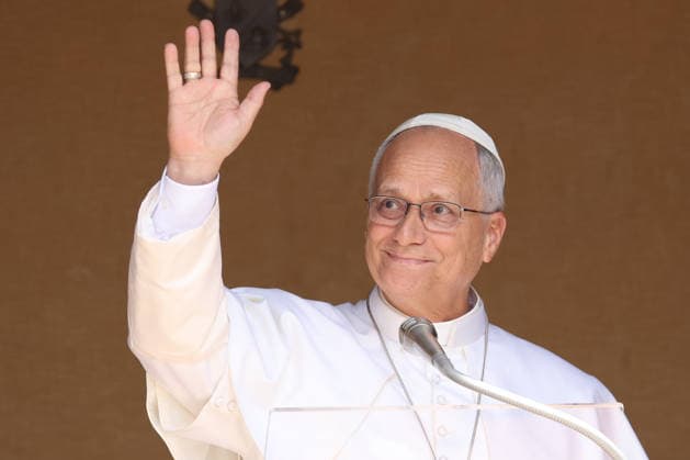 IPA86804929 - CASTEL GANDOLFO (RM) - Italy, July 19, 2026: Pope Leo XIV leads the Angelus prayer from the papal residence overlooking Piazza della LibertÃ in Castel Gandolfo, addressing the faithful and pilgrims who have come from various locations to participate in the traditional Sunday event. At the conclusion of the prayer, the Pontiff greets those present and imparts the apostolic blessing.  Copyright: xmarcoxiacobuccix xmarcoxiacobuccix 86804929
