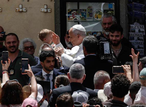 July 19, 2026, Roma, Roma: Pope Leo XIV leads the Angelus prayer in Castel Gandolfo summer residence near Rome, Italy, 19 July, 2026. ANSA GIUSEPPE LAMI. Roma Roma  - ZUMAa110 20260719_zaf_a110_003 Copyright: xGiuseppexLamix