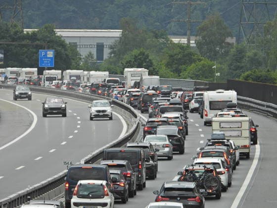 19.07.2026 Schweiz Sonntag ,Ferienbeginn, Sommerferien Bild . Stau vor dem Gotthardtunnel Nordportal, *** July 19, 2026, Switzerland, Sunday, start of summer vacation, photo: traffic jam in front of the northern portal of the Gotthard Tunnel, 