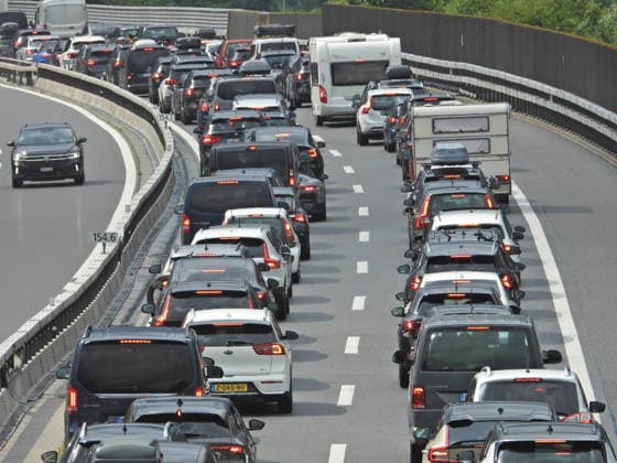 19.07.2026 Schweiz Sonntag ,Ferienbeginn, Sommerferien Bild . Stau vor dem Gotthardtunnel Nordportal, *** July 19, 2026, Switzerland, Sunday, start of summer vacation, photo: traffic jam in front of the northern portal of the Gotthard Tunnel, 
