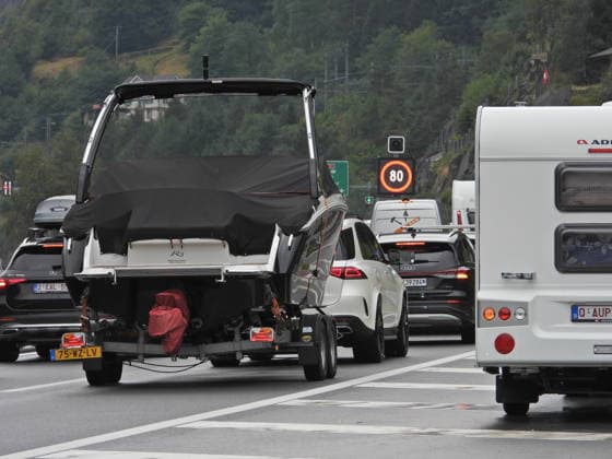 19.07.2026 Schweiz Sonntag ,Ferienbeginn, Sommerferien Bild . Stau vor dem Gotthardtunnel Nordportal, *** July 19, 2026, Switzerland, Sunday, start of summer vacation, photo: traffic jam in front of the northern portal of the Gotthard Tunnel, 