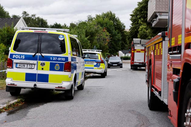STOCKHOLM, SVERIGE 20260719 Det brinner i ett radhus i Norsborg i Botkyrka söder om Stockholm. Polisen misstänker att branden är anlagd. Ingen person har rapporterats skadad. STOCKHOLM SVERIGE x12260x *** STOCKHOLM, SWEDEN 20260719 A fire is burning in a townhouse in Norsborg, Botkyrka, south of Stockholm. Police suspect the fire was set. No injuries have been reported. STOCKHOLM, SWEDEN x12260x  Copyright: xTerhixYlimäinen TTx BRAND I BOTKYRKA Segl3ZBrXVk
