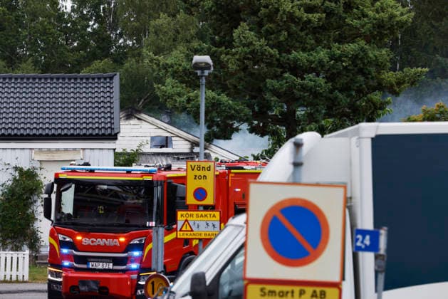 STOCKHOLM, SVERIGE 20260719 Det brinner i ett radhus i Norsborg i Botkyrka söder om Stockholm. Polisen misstänker att branden är anlagd. Ingen person har rapporterats skadad. STOCKHOLM SVERIGE x12260x *** STOCKHOLM, SWEDEN 20260719 A fire is burning in a townhouse in Norsborg, Botkyrka, south of Stockholm. Police suspect the fire was set. No injuries have been reported. STOCKHOLM, SWEDEN x12260x  Copyright: xTerhixYlimäinen TTx BRAND I BOTKYRKA KlCu8LXPm9U