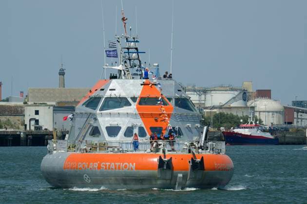 DEPARTURE FROM THE TARA POLAR STATION IN LORIENT PHOTOPQR WEST FRANCE Thierry Creux Lorient July 19, 2026 Lorient, Morbihan, July 19, 2026 Departure from the Tara Polar Station at the Quai du Péristyle in Lorient, heading for Norwayto pick up equipment; then, in early September, it will land on the Arctic ice for its first mission to study the waters and the atmosphere, serving as a permanent observatory until the end of 2027. About ten expeditions will follow. Two teams will take turns—one for the winter (8 months), 9 months, and one for the summer. Photo by Thierry Creux, Ouest France. Lorient, France, July 19, 2026. The Tara Polar Station prepares to depart on its first Arctic mission. The drifting research platform will spend about 18  Copyright: xPHOTOPQR OUESTxFRANCE MAXPPPxThierryxCreuxx 20260719OFR8334 20260719OFR8334
