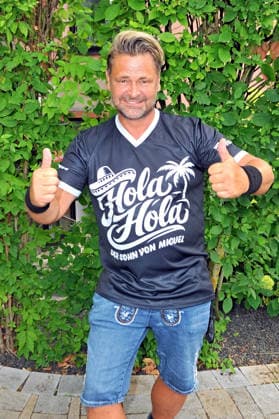 ZDF - Fernsehgarten. Der Zipfelbube ( Dirk Ostermann ) während der ZDF - Unterhaltungsshow Fernsehgarten am 19.07.2026 in Mainz. 20260719MWI135466 *** ZDF Fernsehgarten : Dirk Ostermann as Der Zipfelbube during the ZDF entertainment show Fernsehgarten on July 19, 2026, in Mainz 20260719MWI135466
